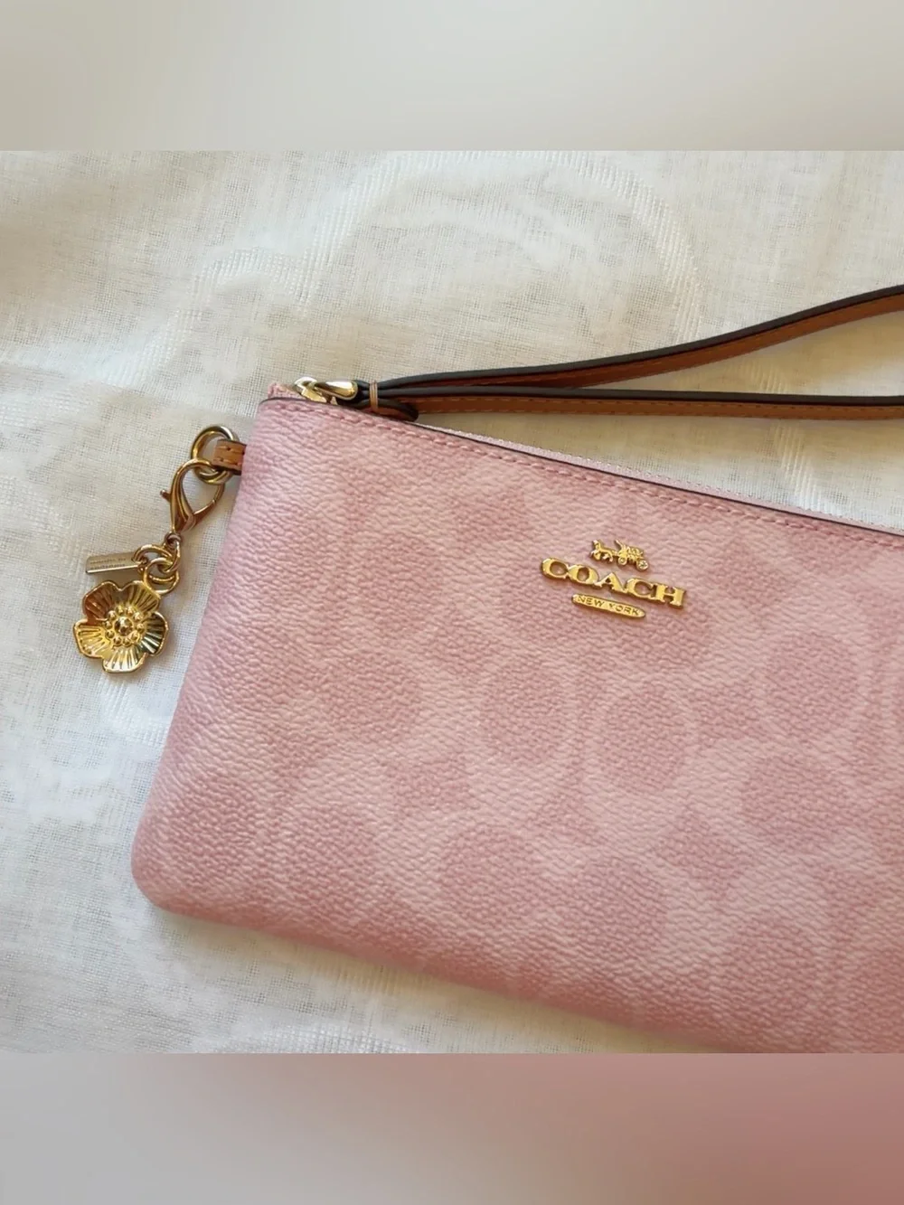 NWT COACH Corner Zip Wristlet In Signature Canvas With Flower Charm